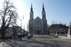 8-karunova-cesta-cerkev-sv-janeza-krstnika-trnovo